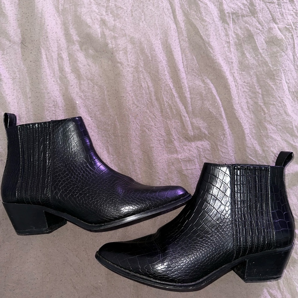 Abound Black Textured Ankle Boots